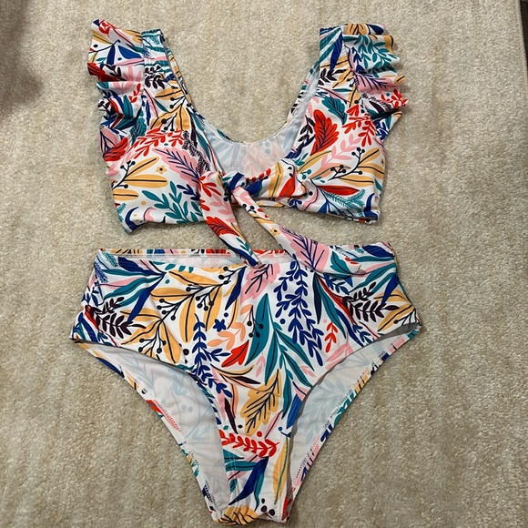 NWOT SHEIN Multi-Color Bikini - Size M - Picture 1 of 6